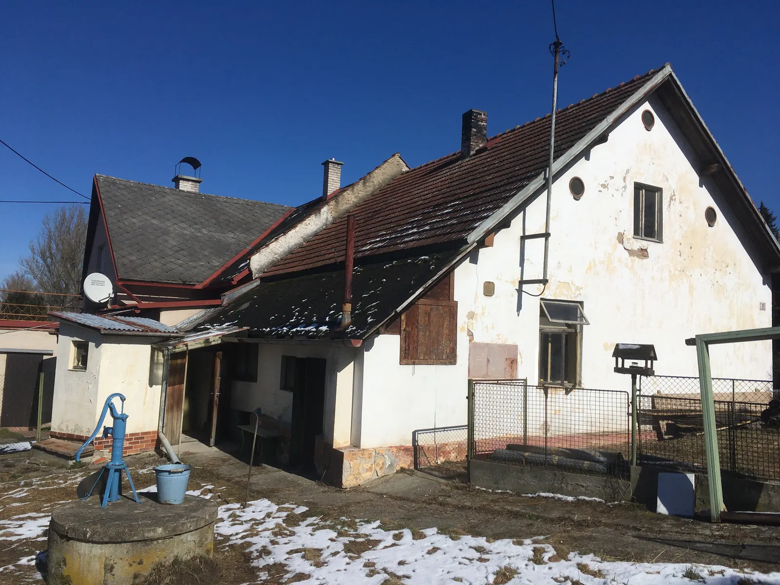Stavební úpravy rodinného domu, u Sušice – původní stav chalupy před úpravami